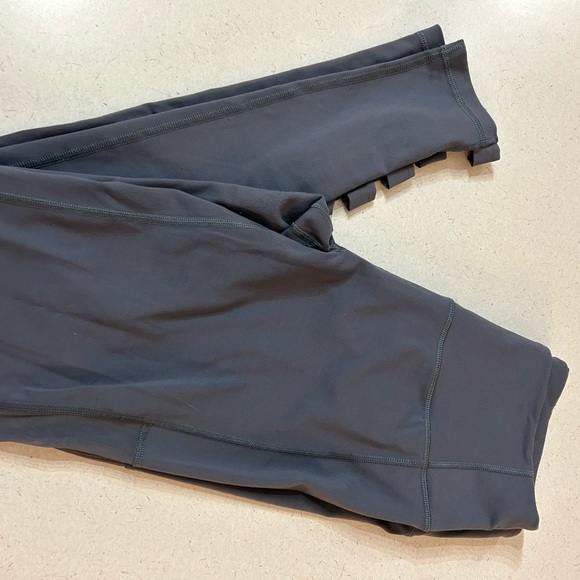 Set of two Victoria Secret leggings excellent - Picture 3 of 12